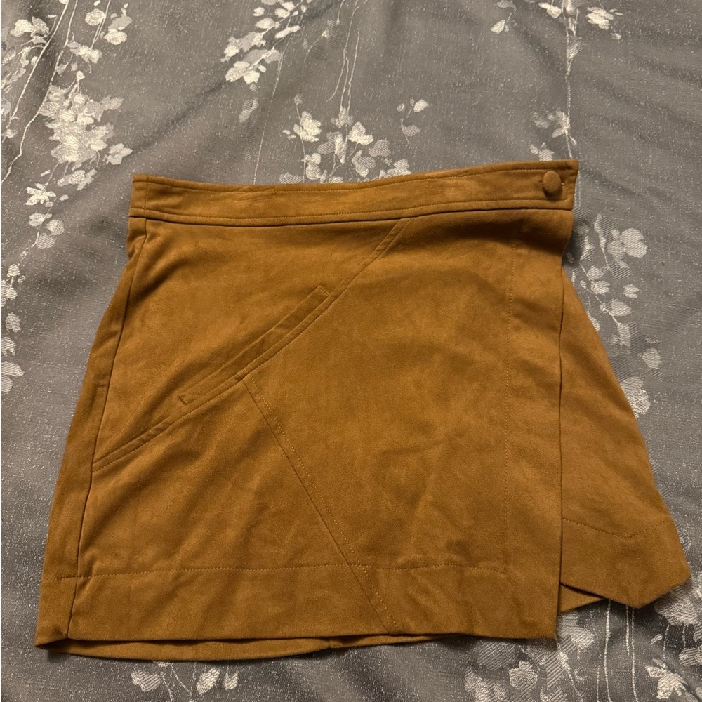 Forever 21 Tan Suede Asymmetrical Skirt Size Small